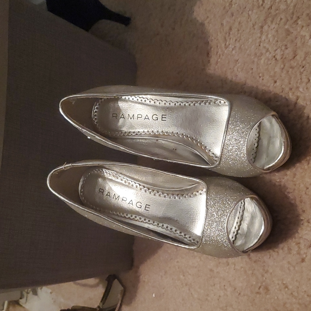 Rampage | 6M | Silver Glitter | Peep-Toe Pumps | Good Condition